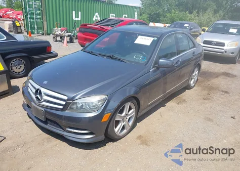 2011 Mercedes-Benz C 300 Luxury 4Matic/Sport 4Matic из США, поврежденный, VIN WDDGF8BBXBF643455